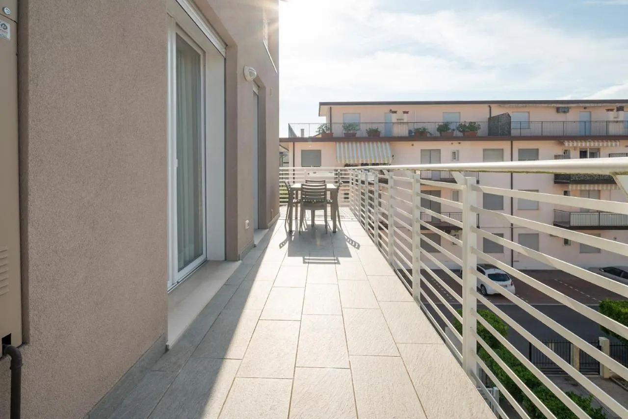 Finisterrae 6 Immobiliare Living Apartment Lido di Jesolo Italy